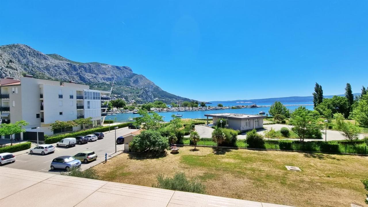 Apartment Cesarica Omis Exterior photo